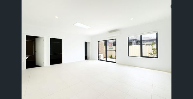 Brand New, Light-Filled Living in a Prime Cranbourne Pocket - Photo 1