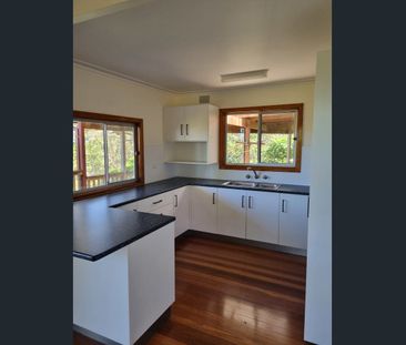 Three Bedroom Home with Ocean Views - Photo 5