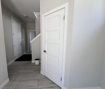 For Lease - 962 WEST VILLAGE Square, London North, Ontario - Photo 2