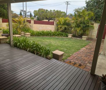 Dianella - Photo 5