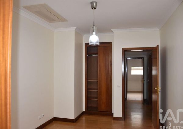 Apartamento T5 em Coimbra