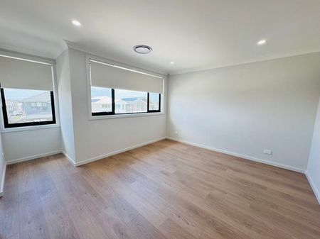 24 Fuzzweed Road, Leppington NSW 2179 - House For Rent | Domain - Photo 5