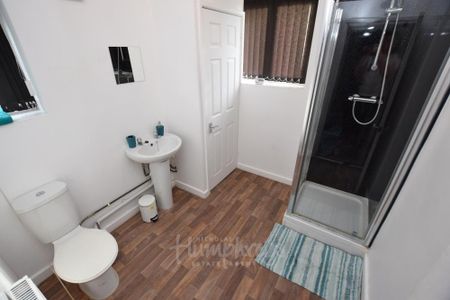 6 bedroom terraced house to rent - Photo 2