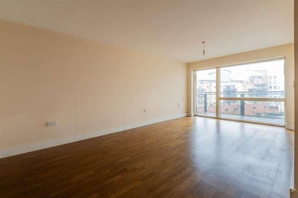 Falcon Drive, Cardiff, CF10 - Photo 1