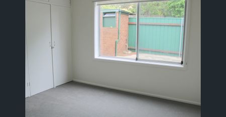 REFURBISHED 2 BEDROOM - BRAND NEW KITCHEN - Photo 2