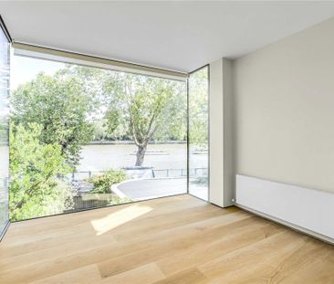 4 bedroom end of terrace house to rent - Photo 5