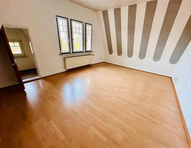 Stadtzentrum: JugendstilStadtVilla: DG Wohnung mit Aufzug und Garage, EBK, Sofort frei - Foto 1