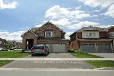 Property For Lease | N9042466 - Photo 4