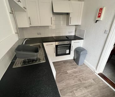 7 bedroom semi-detached house to rent - Photo 1