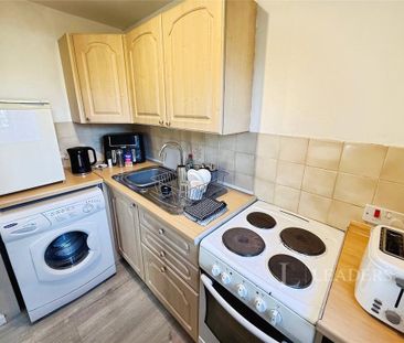 1 bedroom flat to rent - Photo 4