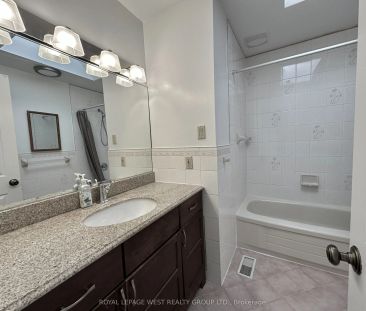 1294 Forest Hill #Upper - Photo 6