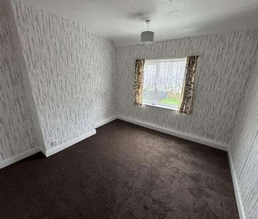 Charlemont Avenue, West Bromwich, B71 - Photo 3
