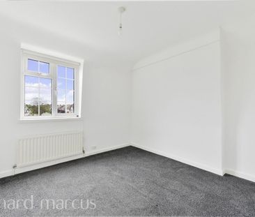 The Broadway, Stoneleigh - Photo 1