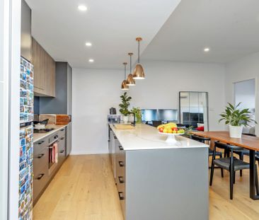 THIRD FLOOR APARTMENT IN CENTRAL LOCATION - Photo 5