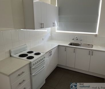 Ideally Located Flat - Photo 4