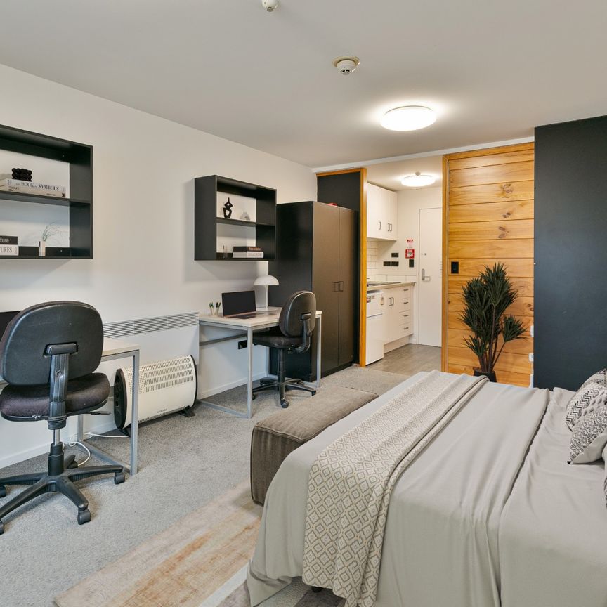 Studio Apartment - Photo 1