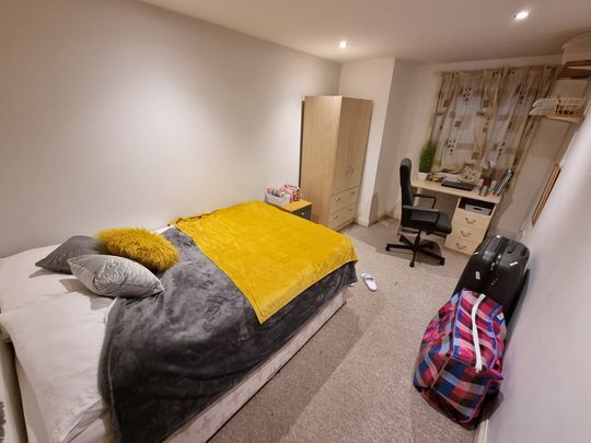 3 Bed Student Accommodation - Photo 1