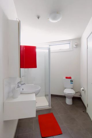 Studio- 2 Single beds - Photo 5