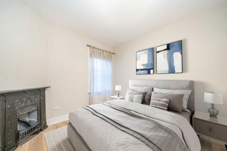 3 bedroom flat to rent - Photo 4