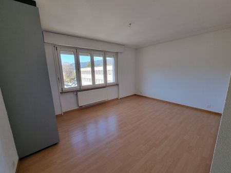 Spacieux appartement de 4,5 pièces au 3ème étage avec balcon et jardin commun - Photo 4