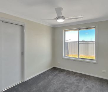 Four Bedroom Home in Popular Southlakes Estate - Photo 2