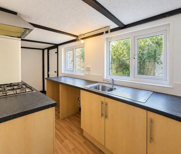 3 bedroom terraced house to rent - Photo 5