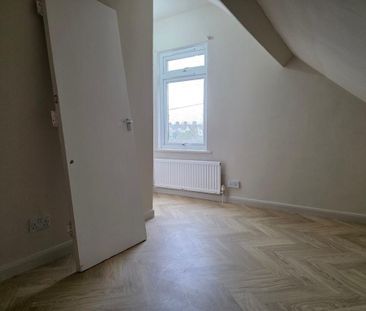 3 bedroom flat to rent - Photo 4