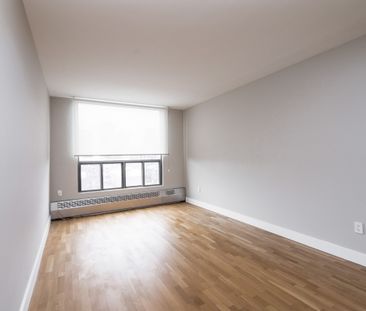 800 Richmond Street West - Photo 1