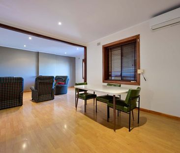 Spacious home with added extras - Photo 2