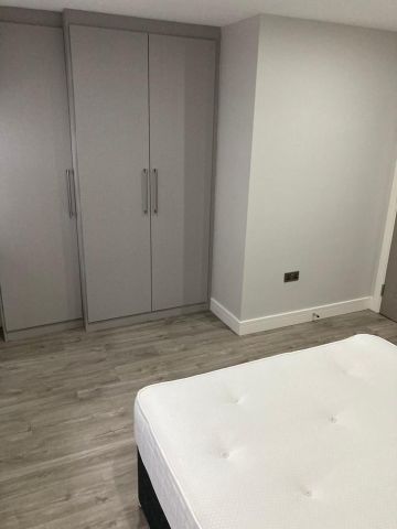 1 Bed Flat, Oxford Road, RG1 - Photo 2