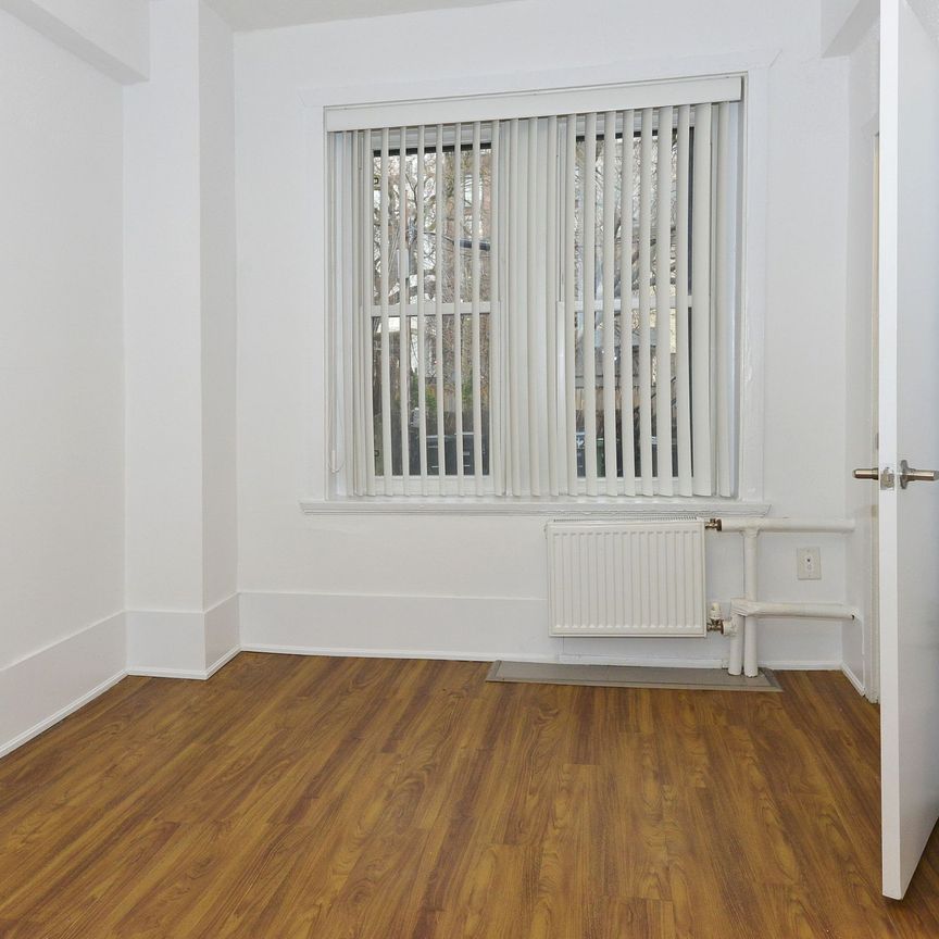 160 Huron Street - Photo 1