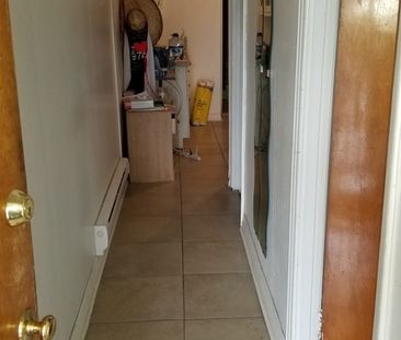 Grand 31/2 2eme Etage Bien Entretenue - Photo 2