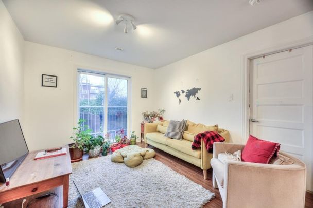 Appartement à louer - Montréal (Ahuntsic-Cartierville) (Ahuntsic Ouest) Appartement à louer - Montréal (Ahuntsic-Cartierville) (Ahuntsic Ouest) - Photo 1