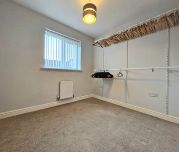 3 bedroom semi-detached to let - Photo 2