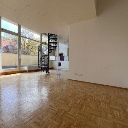 Charmante Dachgeschosswohnung in "Alt-Eggenberg" nahe Schloss Eggenberg - Photo 1