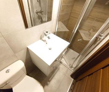 4 bedroom terraced house to rent - Photo 5