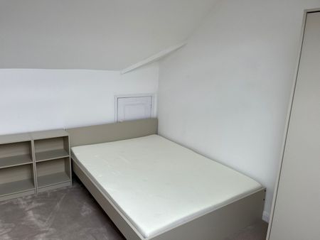 Room in a Shared House, Sandringham Road, IG11 - Photo 2