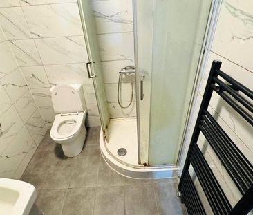 6 bedroom semi-detached house to rent - Photo 6