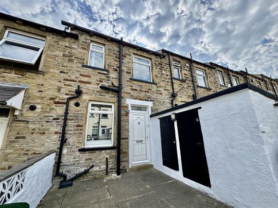 3 bedroom terraced house to rent - Photo 1