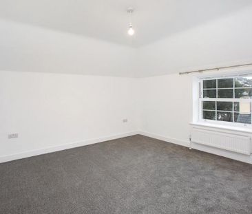 4 bedroom semi-detached house to rent - Photo 2