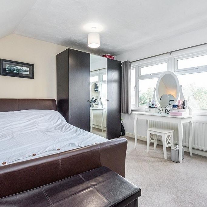 4 bedroom semi-detached house to rent - Photo 1