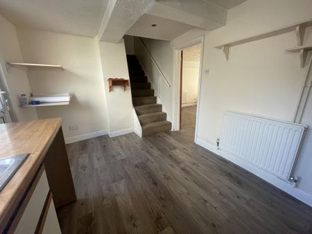 3 bedroom end of terrace house to rent - Photo 5