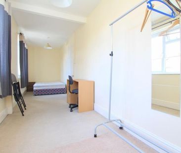 5 Bed Terraced House, Kellaway Avenue, BS6 - Photo 4