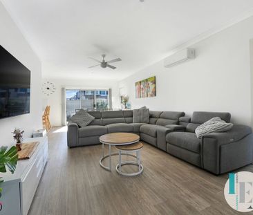 Stylish & Spacious Three-Bedroom Townhouse in Prime Location - Photo 5