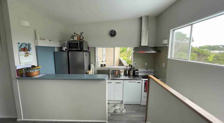 Cute family home in Doves Bay - Photo 5