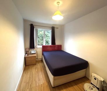 Apt 1, 35 Parkgate Avenue, BT4, Belfast - Photo 3