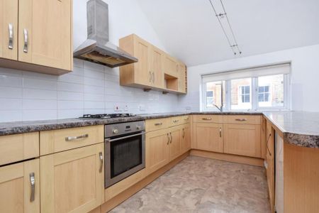 2 Bed Detached House, Tooting Bec Road, SW17 - Photo 5