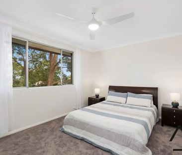 Sun drenched and centrally located - Photo 6