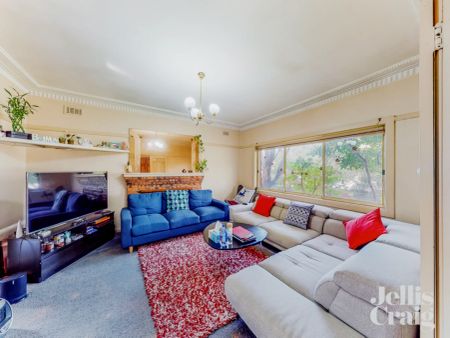 2 Bed, 1 Bath - Photo 3