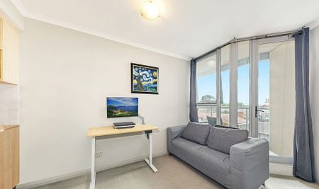 Spacious Studio in the Heart of Chatswood - Photo 3